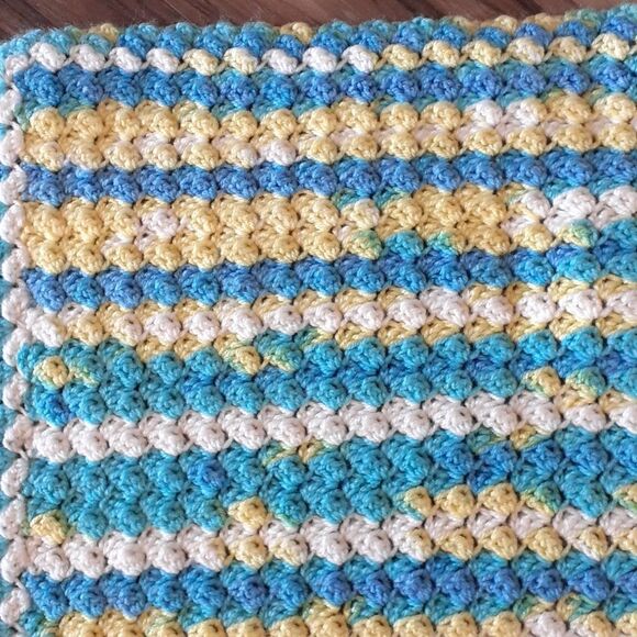 Hand crocheted unisex baby blanket 26" X 30" very soft. - Picture 3 of 4